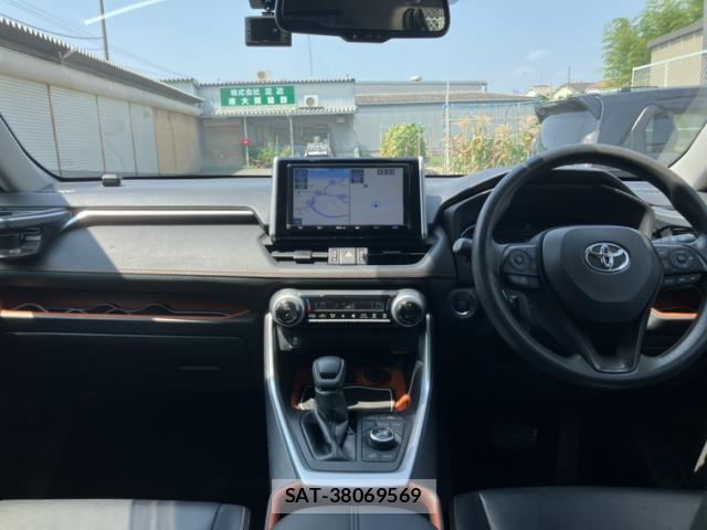 Toyota RAV4 2020-03 8223740-2