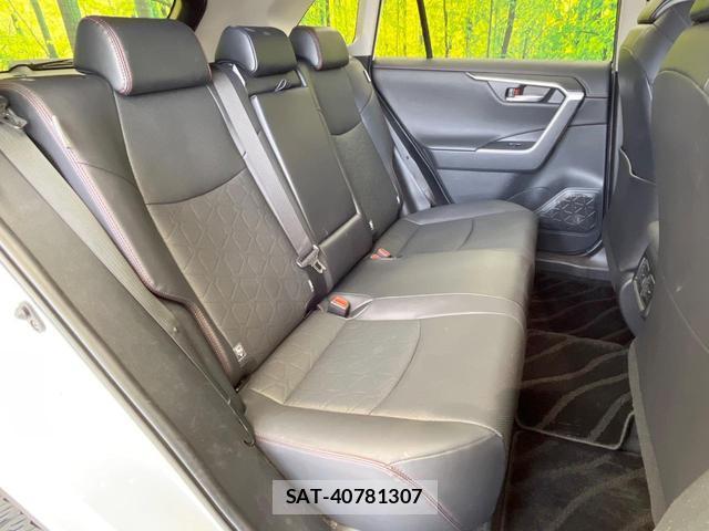 Toyota RAV4 2023-02 8223989-8