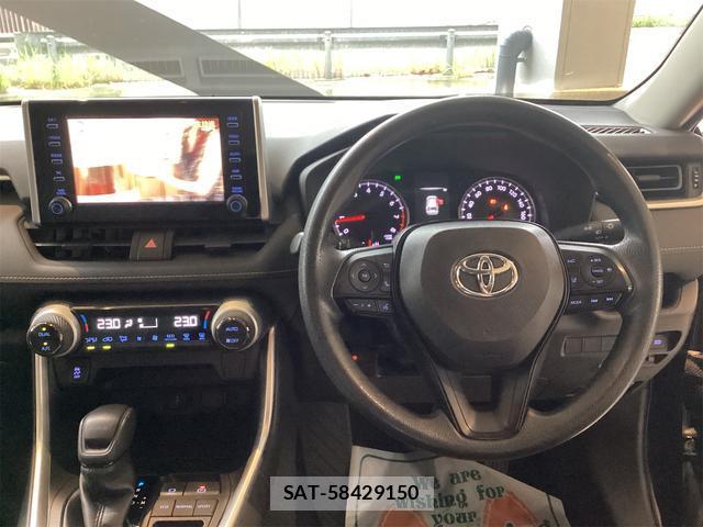 Toyota RAV4 2021-07 8224519-1