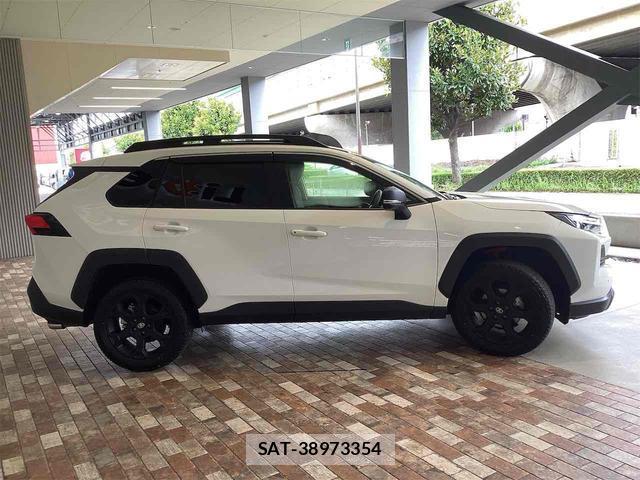 Toyota RAV4 2024-09 8224522-5