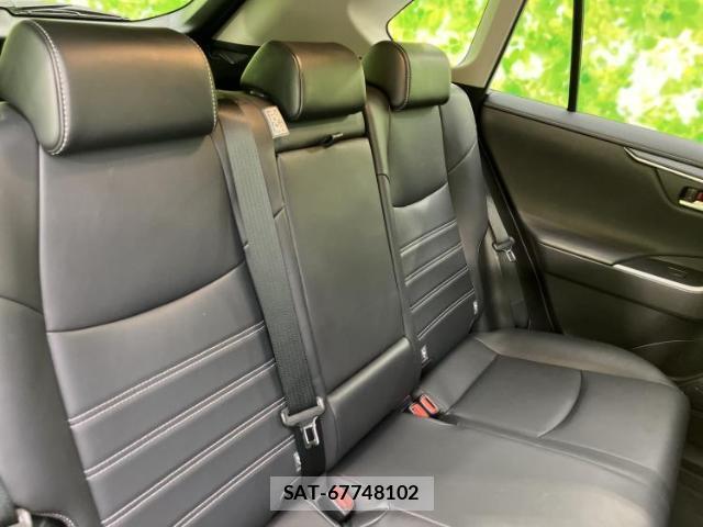 Toyota RAV4 2020-04 8225069-4