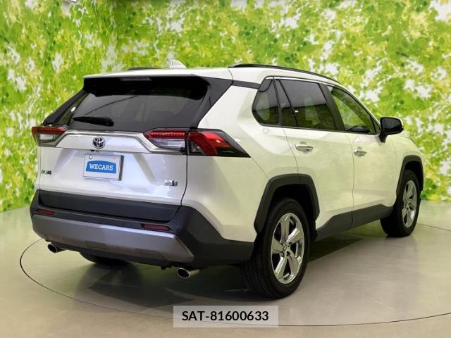 Toyota RAV4 2021-07 8225086-2