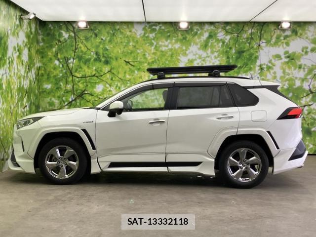 Toyota RAV4 2019-09 8225380-1