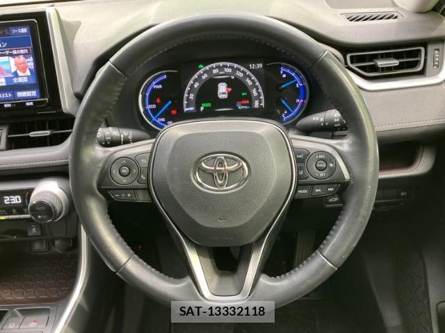 Toyota RAV4 2019-09 8225380-14