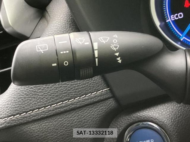 Toyota RAV4 2019-09 8225380-15