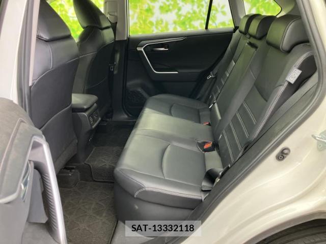 Toyota RAV4 2019-09 8225380-6