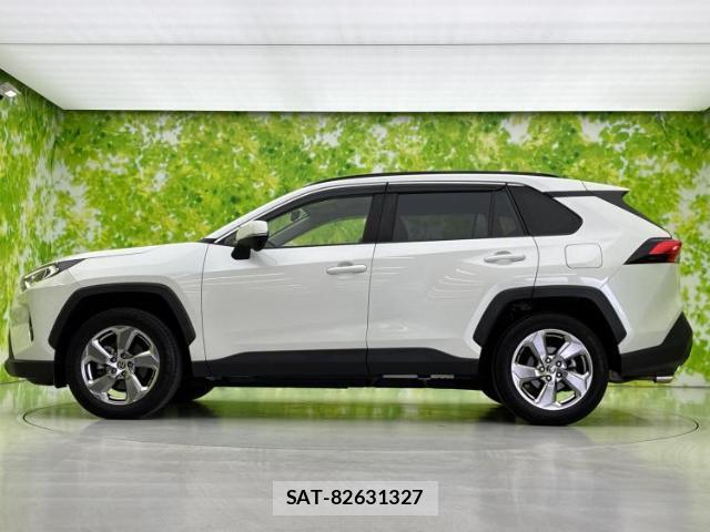 Toyota RAV4 2021-07 8225415-1
