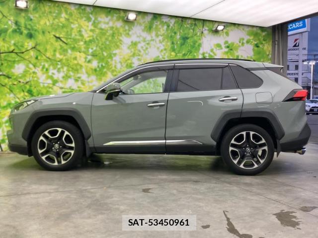 Toyota RAV4 2020-01 8225474-1