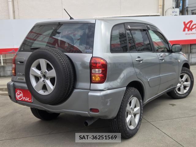 Toyota RAV4 2005-09 8216202-2