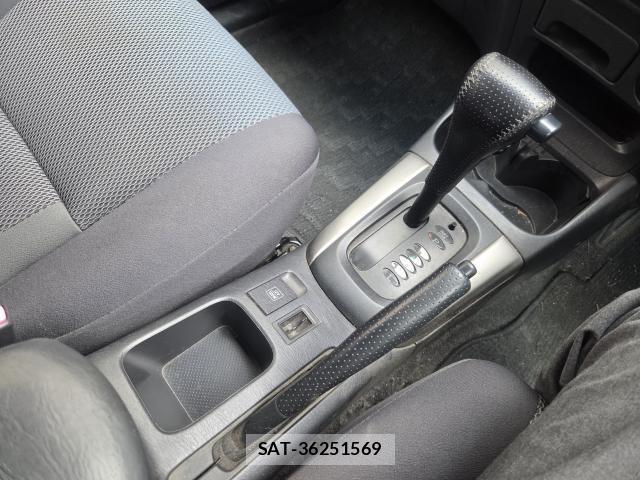 Toyota RAV4 2005-09 8216202-8