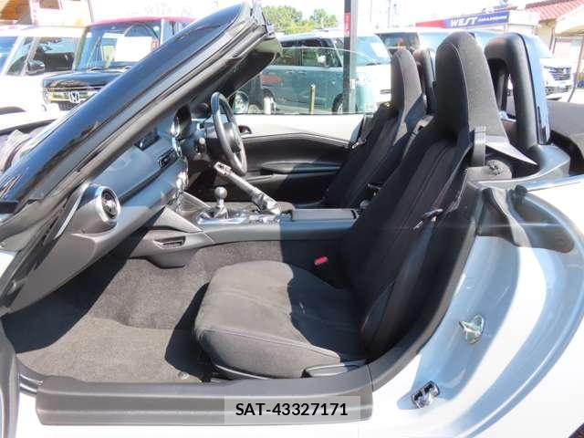 Mazda ROADSTER 2025-01 8224299-2