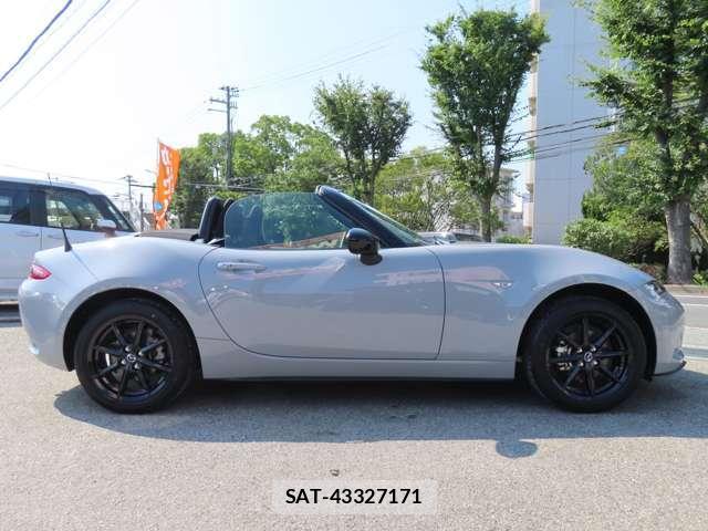 Mazda ROADSTER 2025-01 8224299-6