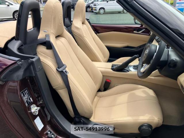 Mazda ROADSTER 2025-04 8225088-4