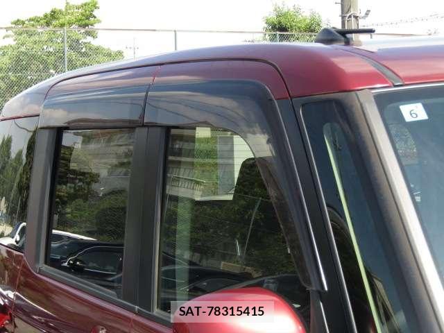 Toyota ROOMY 2019-06 8216366-1