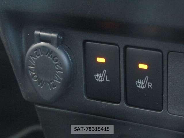 Toyota ROOMY 2019-06 8216366-5