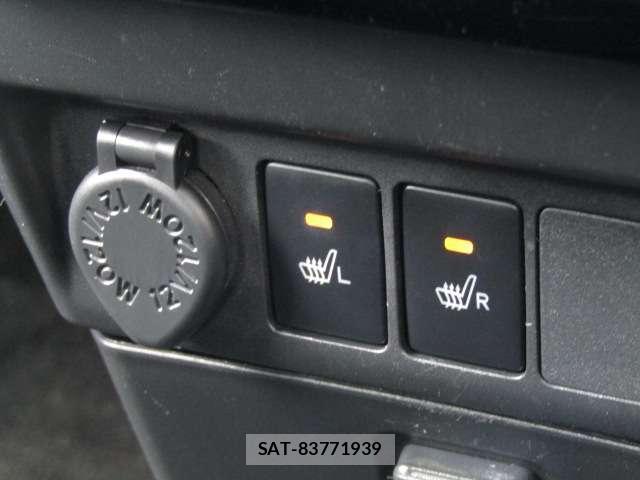 Toyota ROOMY 2024-11 8216371-3