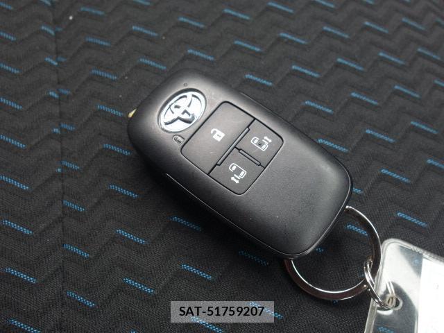 Toyota ROOMY 2025-11 8216763-9