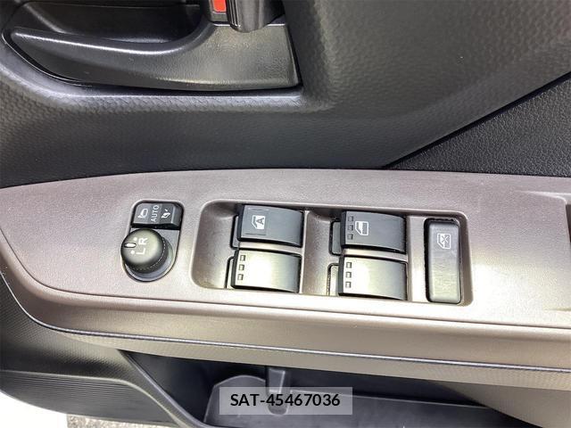 Toyota ROOMY 2022-07 8216840-13
