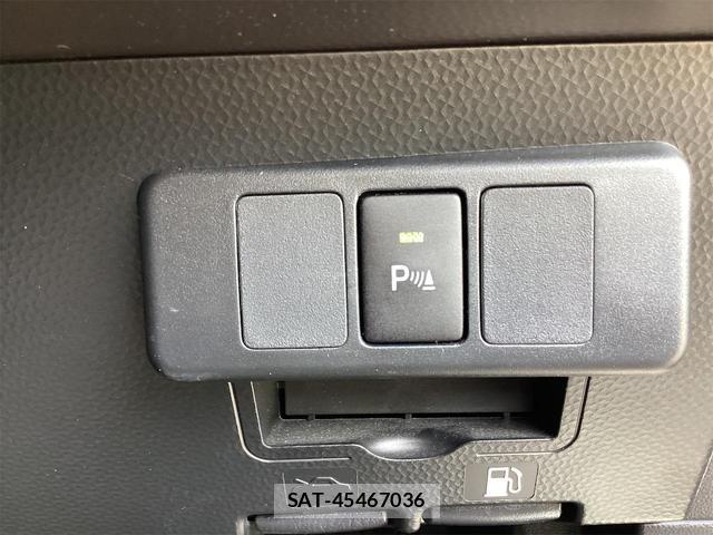 Toyota ROOMY 2022-07 8216840-7