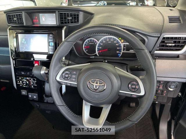 Toyota ROOMY 2023-04 8218563-2