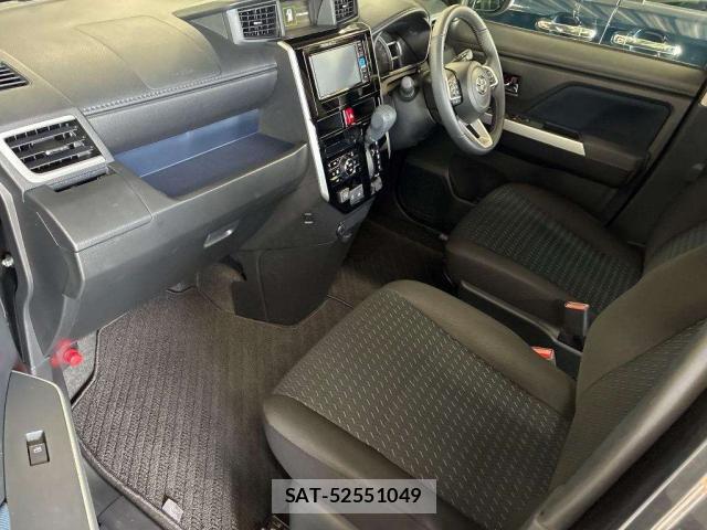 Toyota ROOMY 2023-04 8218563-5