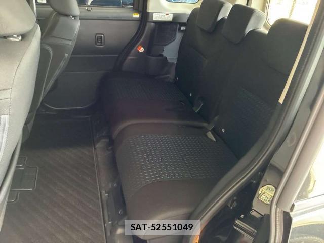 Toyota ROOMY 2023-04 8218563-6