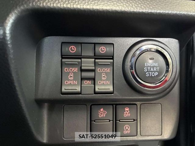 Toyota ROOMY 2023-04 8218563-8