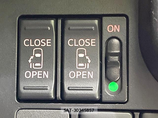 Toyota ROOMY 2016-12 8219389-2