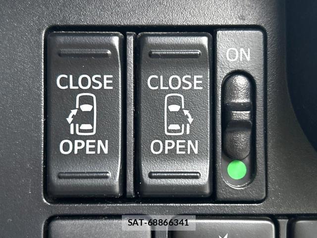 Toyota ROOMY 2017-10 8219475-4