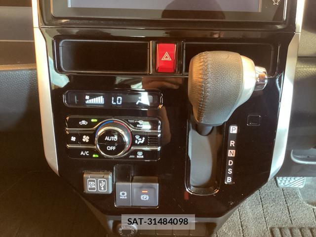 Toyota ROOMY 2021-07 8220255-5