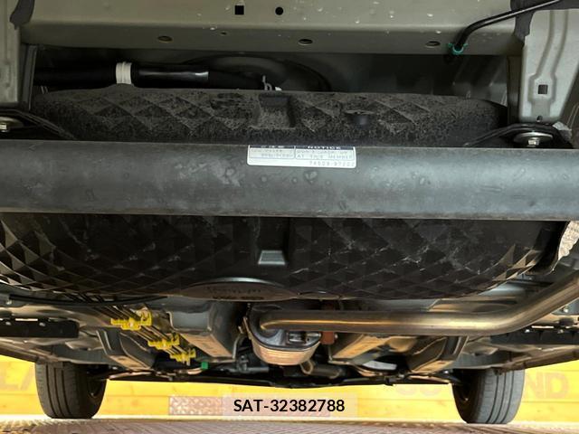 Toyota ROOMY 2023-08 8220345-18
