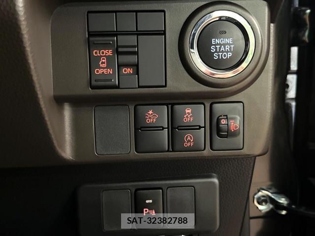 Toyota ROOMY 2023-08 8220345-4