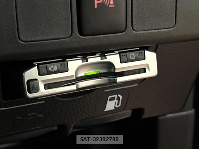 Toyota ROOMY 2023-08 8220345-6