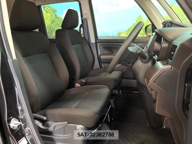 Toyota ROOMY 2023-08 8220345-7