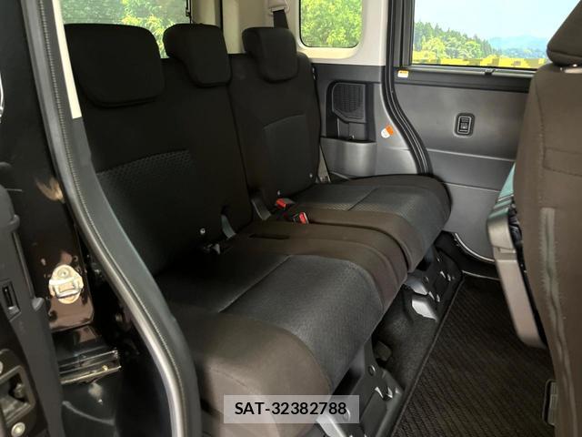 Toyota ROOMY 2023-08 8220345-8