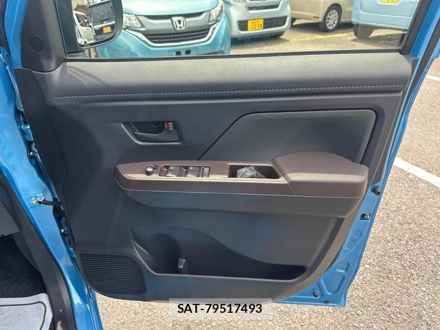 Toyota ROOMY 2019-07 8220703-12