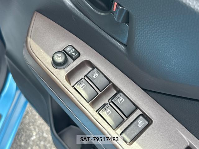 Toyota ROOMY 2019-07 8220703-13