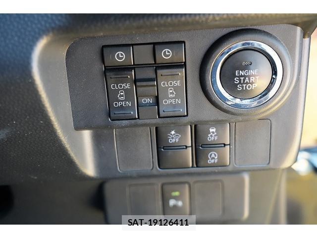 Toyota ROOMY 2022-01 8223251-8