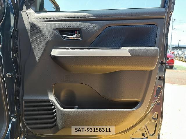 Toyota ROOMY 2021-04 8223256-18
