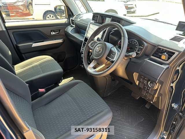Toyota ROOMY 2021-04 8223256-3