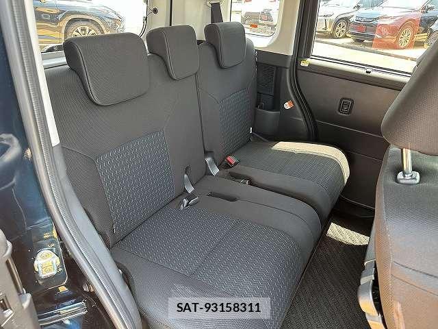 Toyota ROOMY 2021-04 8223256-4