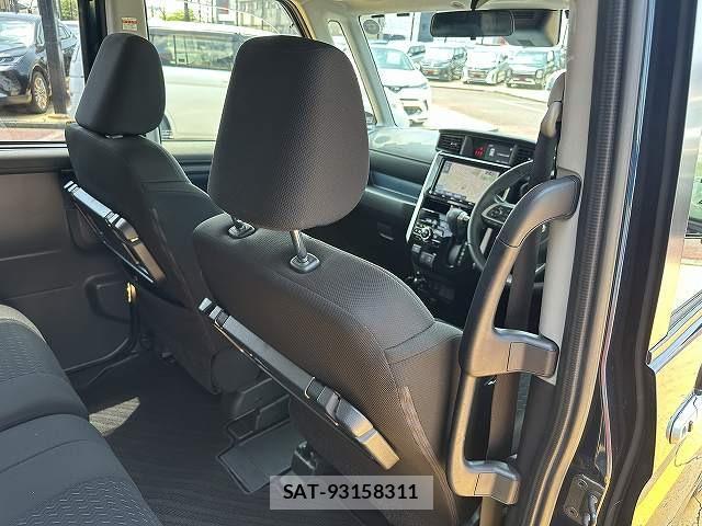 Toyota ROOMY 2021-04 8223256-7