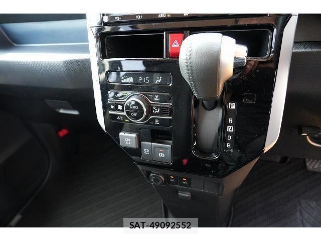 Toyota ROOMY 2021-07 8223266-7