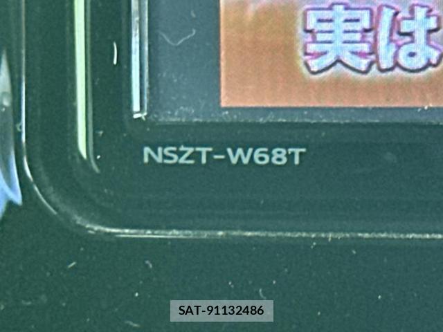 Toyota ROOMY 2021-05 8225052-8