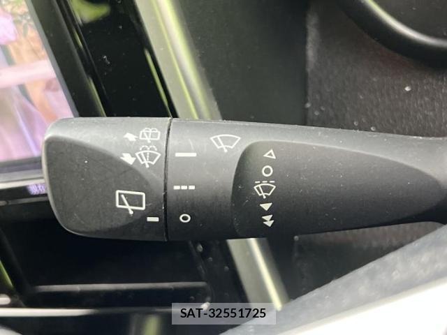 Toyota ROOMY 2018-02 8225309-15