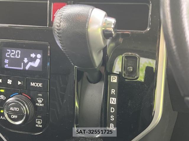 Toyota ROOMY 2018-02 8225309-16
