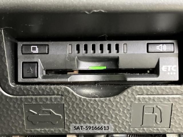 Toyota ROOMY 2017-03 8225452-17