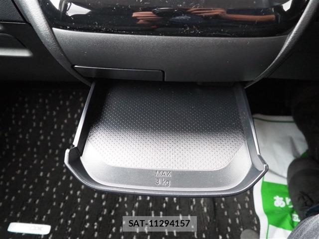 Nissan ROOX 2024-05 8216080-15