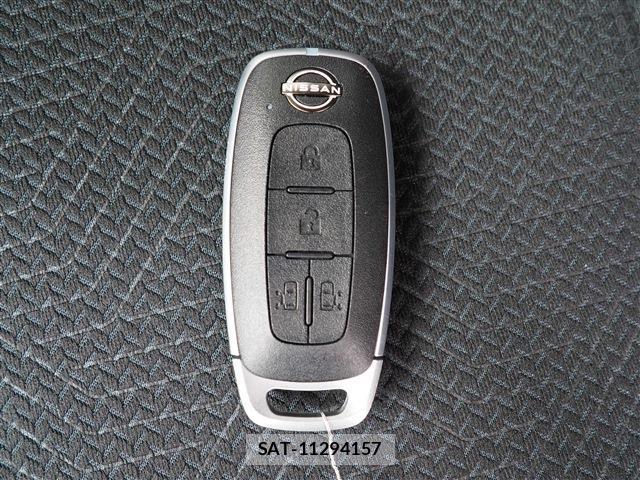 Nissan ROOX 2024-05 8216080-16