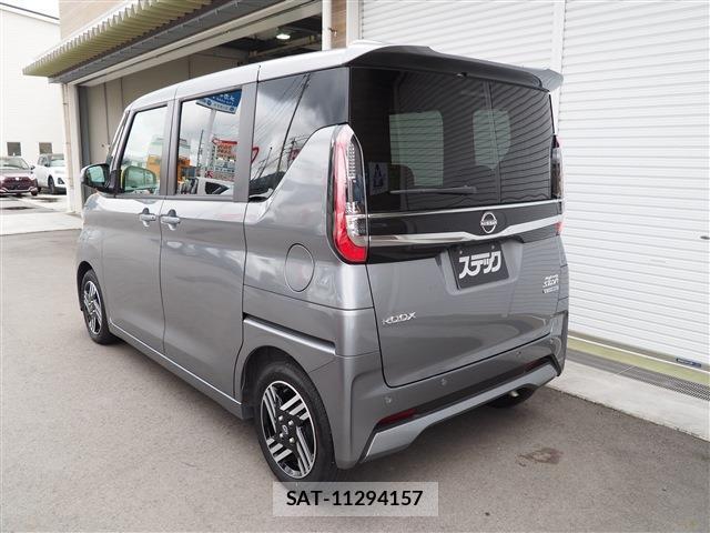 Nissan ROOX 2024-05 8216080-5